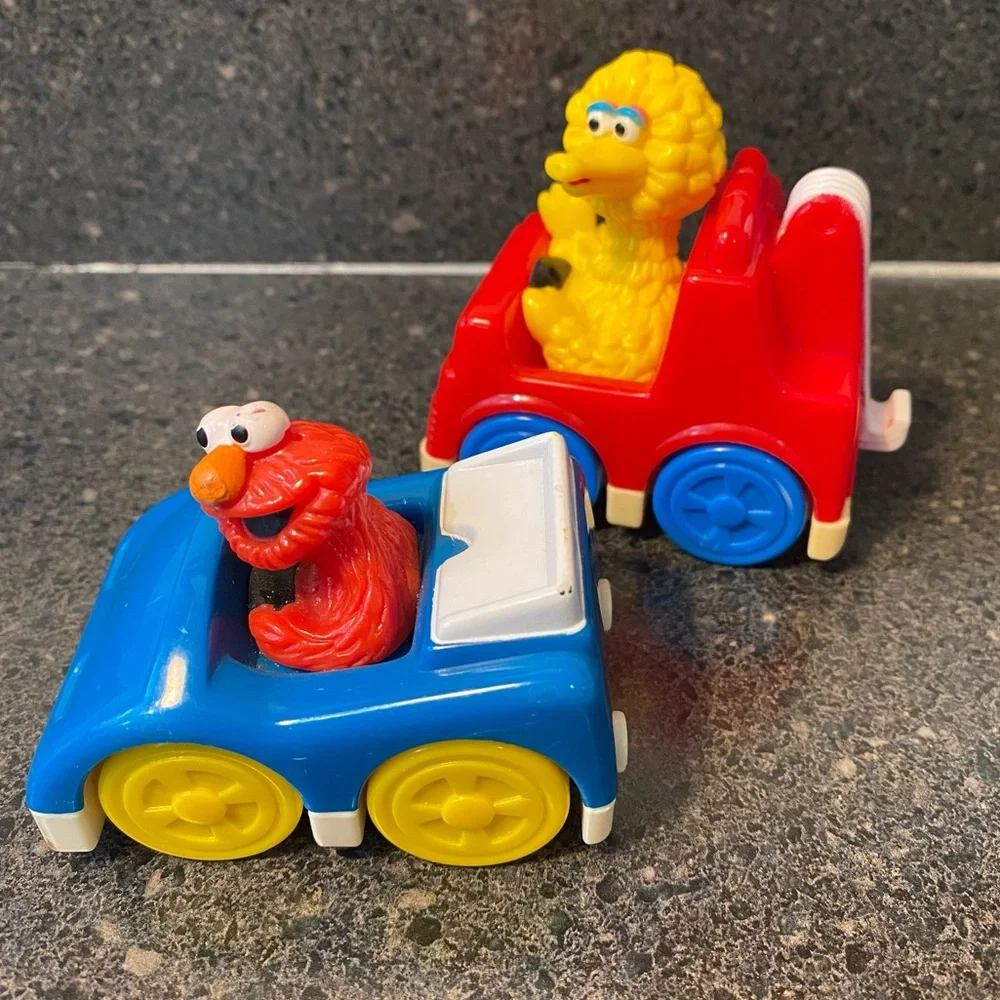 Vtg 2004 Mattel Sesame Street Big Bird & Elmo Tow Truck Set- G8599 - G8601